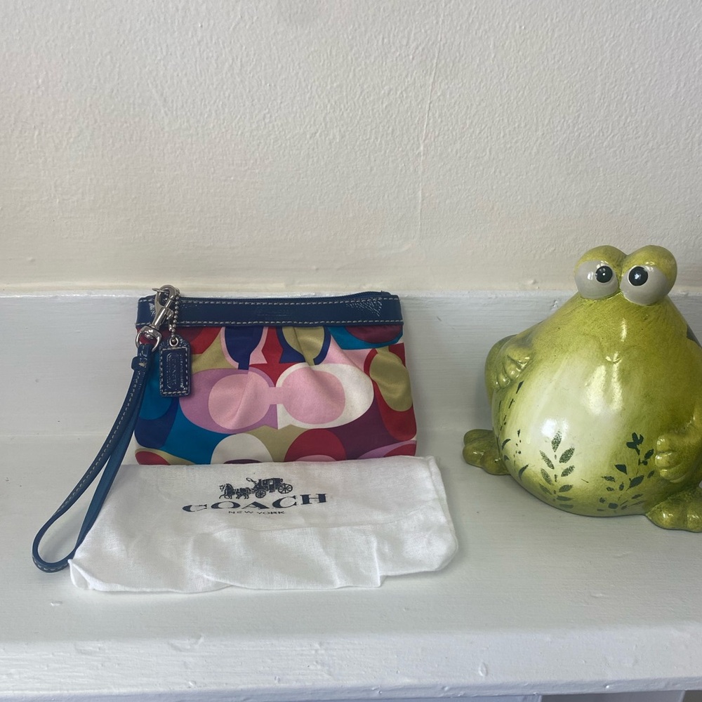 Coach EUC Soho Pleated Scarf Print Wristlet with Dustbag